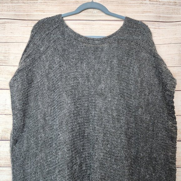 Bayberry Road Fringe Bottom Poncho  Side Buttons Gray Women's One Size - Picture 11 of 12